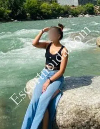 Pihu escort services in Greater Noida top class escorts service in Greater Noida